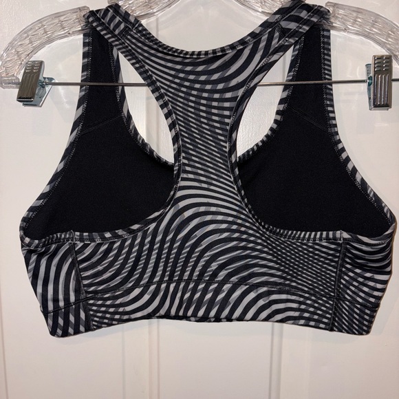 Nike Monochrome Swirl Sports Bra - Picture 4 of 4
